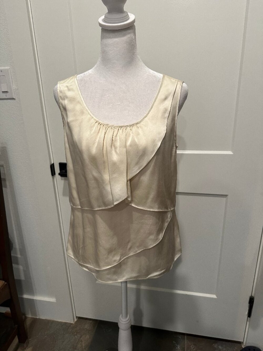 Talbots Cream 100% Silk Sleeveless Sz 2 Ruffled Blouse